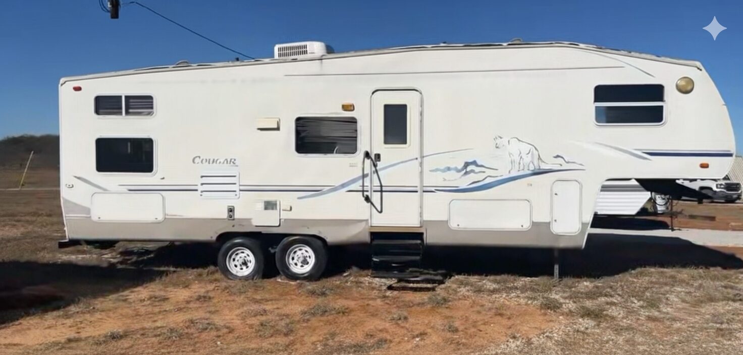 Fifth-wheel RV at Comanche, Texas